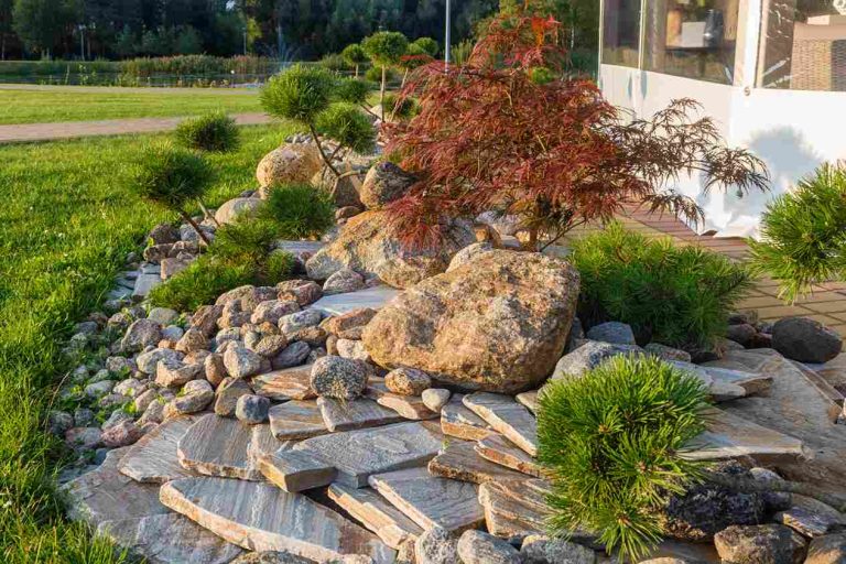 elements-of-modern-landscaping-near-restaurants-d-2026-01-09-00-32-16-utc_11zon
